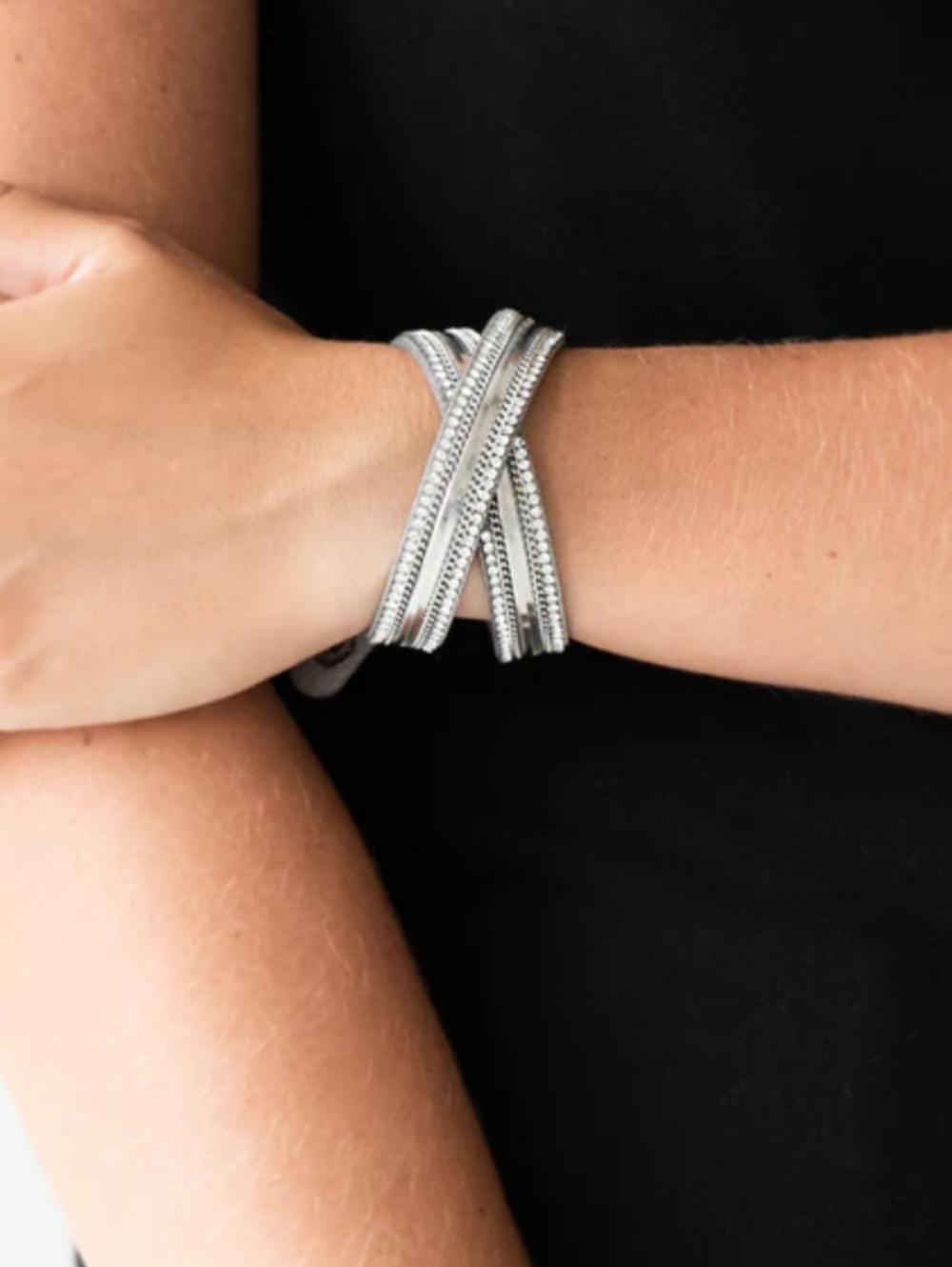 Rock R • Silver
